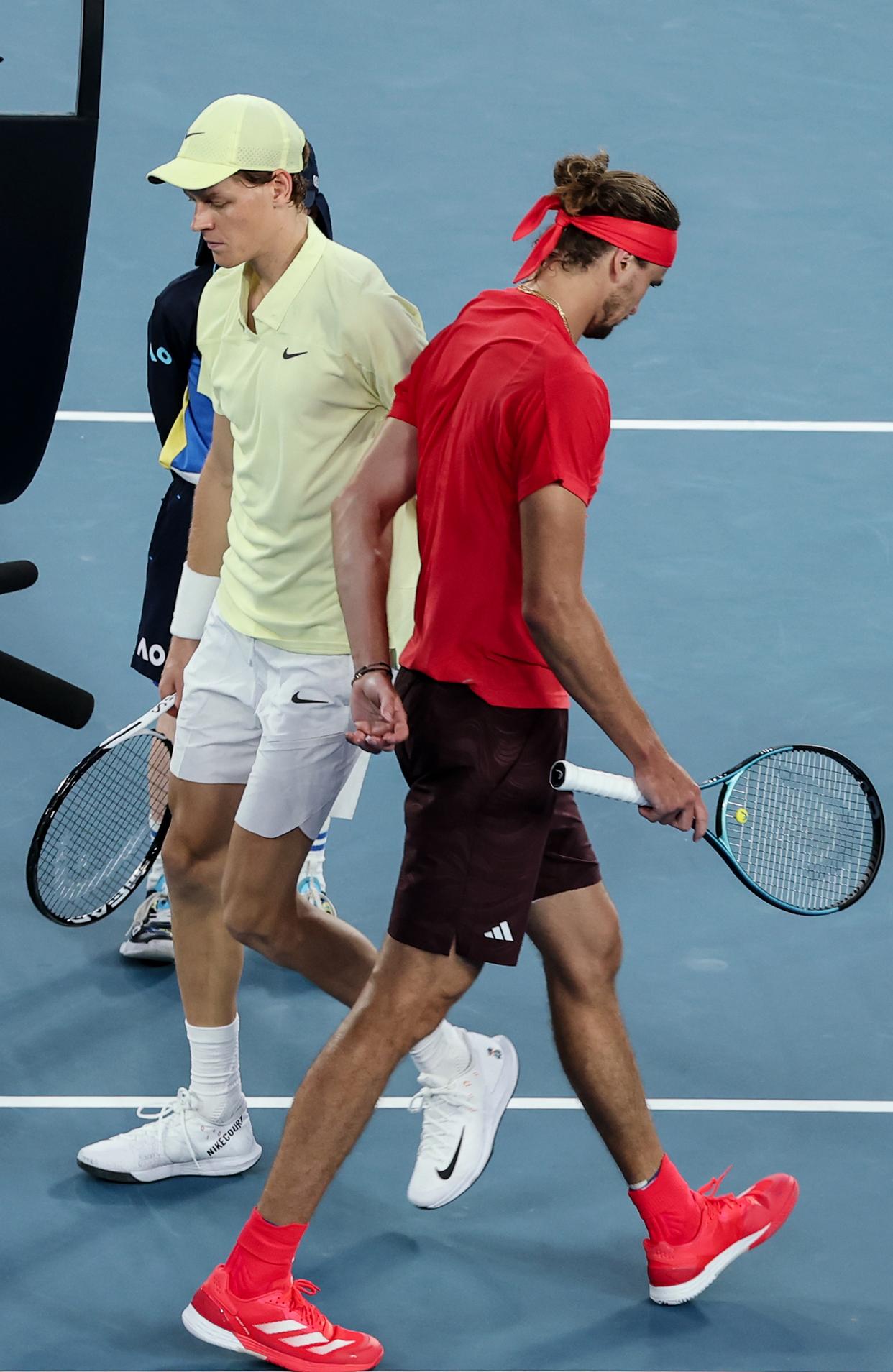 关于美国网球队逆转澳大利亚网球队，兹维列夫关键制胜的信息