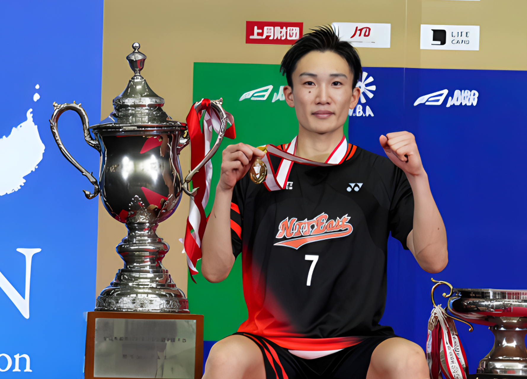 关于马来西亚羽毛球队翻盘中国羽毛球队，桃田贤斗制霸全场的信息