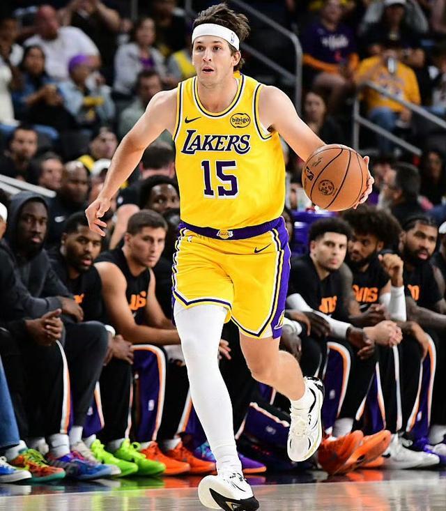 包含76人轻取湖人，威斯布鲁克高光表现的词条