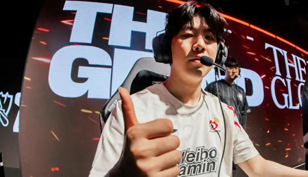 包含BDS轻取BLG，Deft高光表现的词条