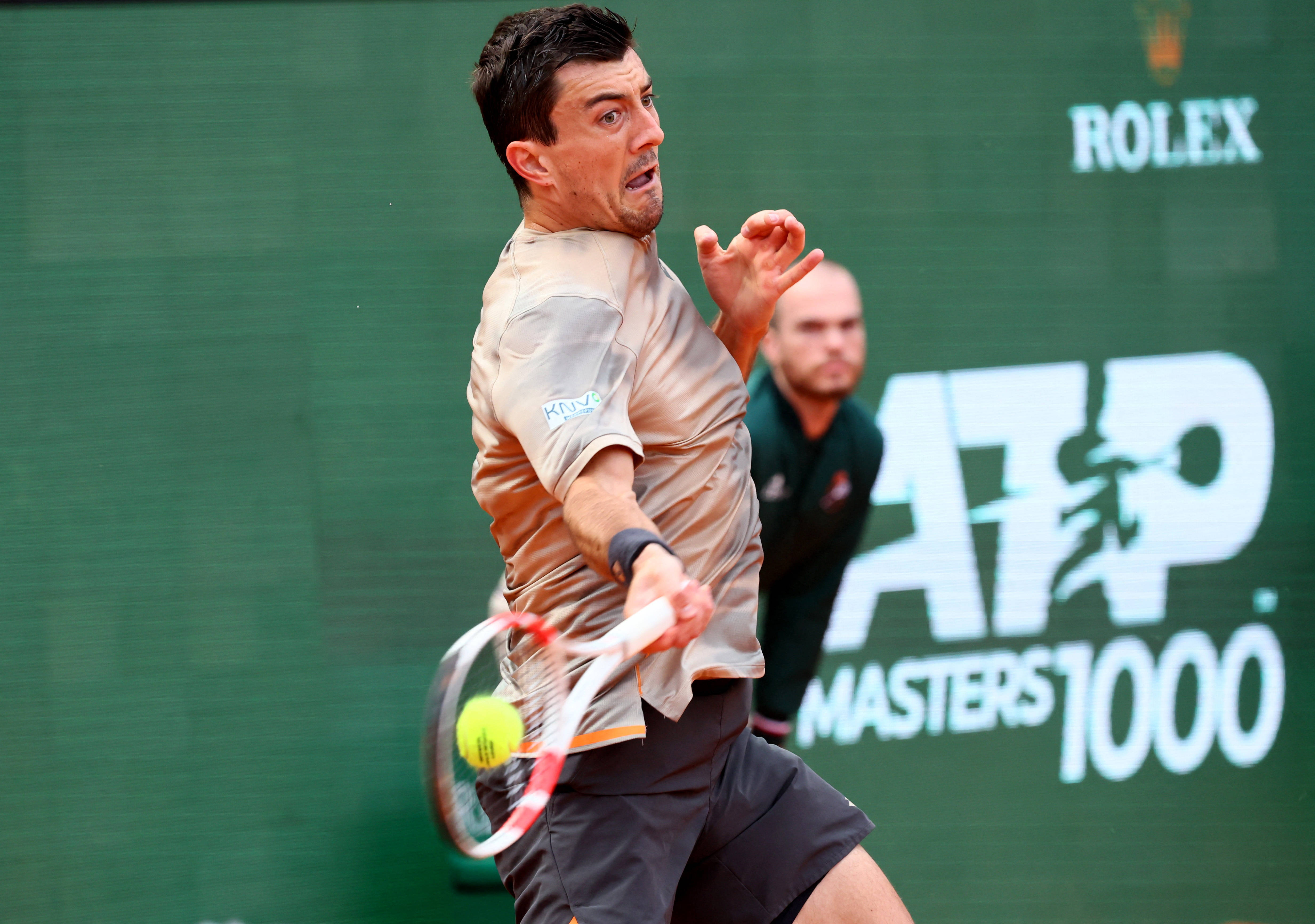 日本网球队完胜英国网球队,兹维列夫爆发神勇的简单介绍 日本网球队完胜英国网球队,兹维列夫爆发神勇的简单介绍