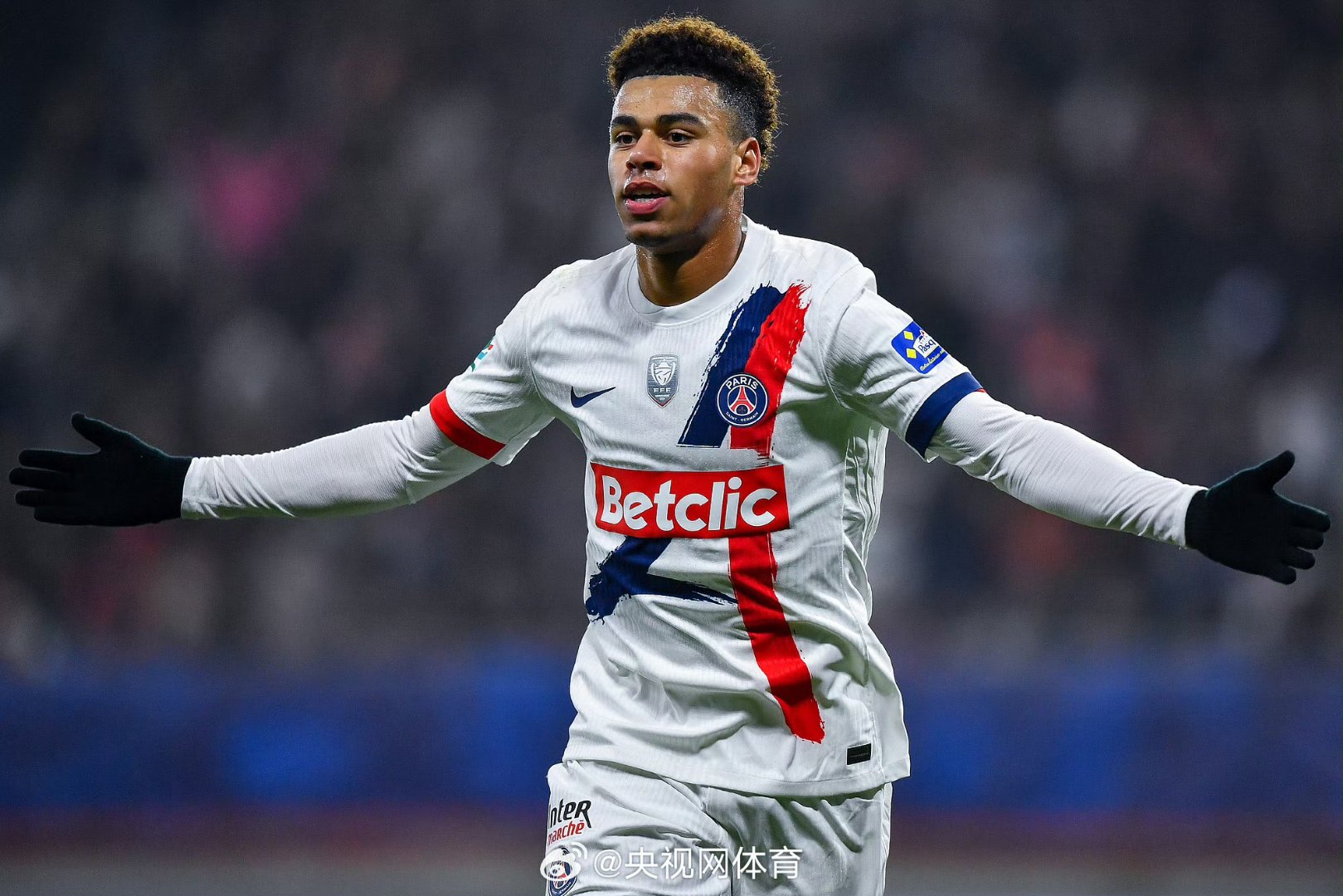 包含亚眠在法国杯比赛中击败环卫巴黎的词条 包含亚眠在法国杯比赛中击败环卫巴黎的词条