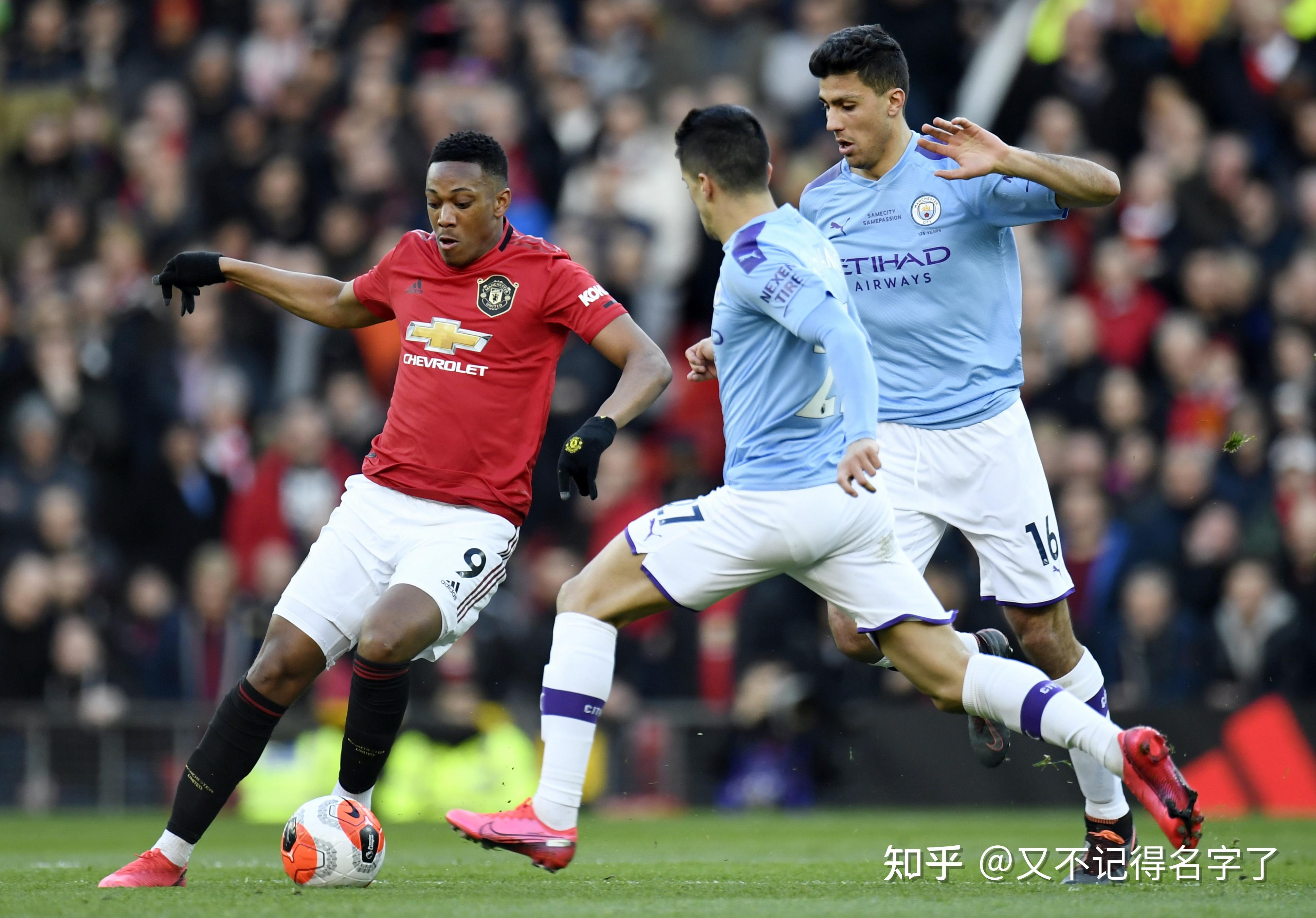 关于曼联队在英超比赛中凭借团结互助的精神拔得头筹的信息 关于曼联队在英超比赛中凭借团结互助的精神拔得头筹的信息