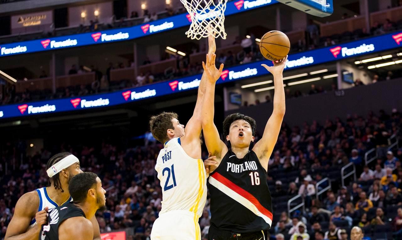 森林狼险胜开拓者，晋级季后赛