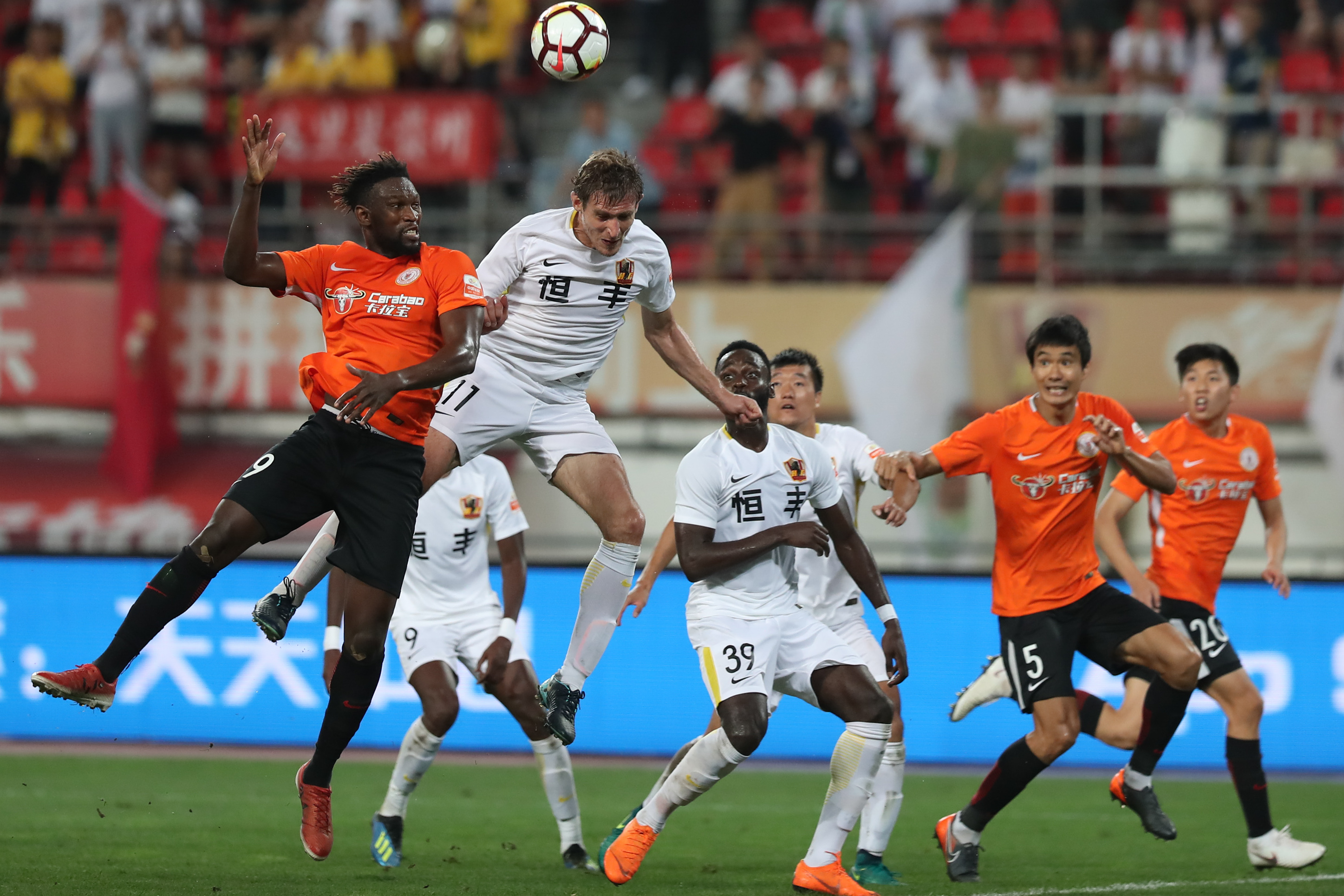 贵州人和战平天津泰达，中超积分季内背的简单介绍