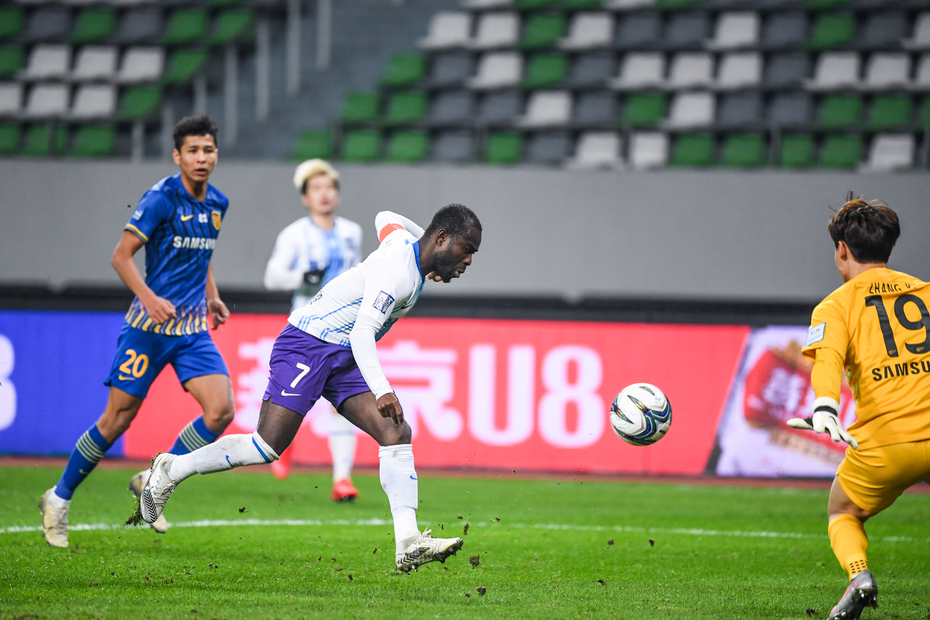 贵州人和战平天津泰达，中超积分季内背的简单介绍