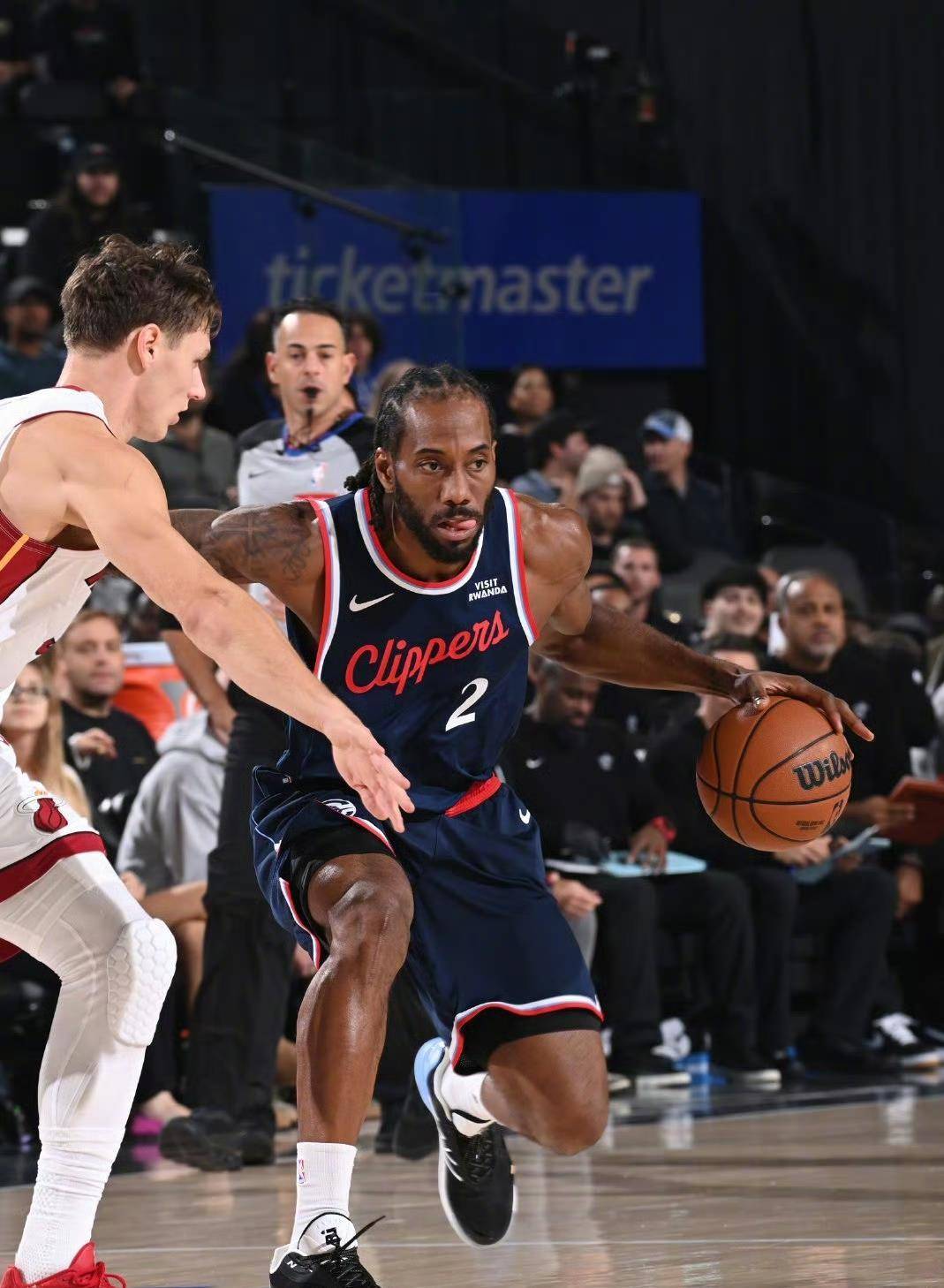 快船主力入休，湖人胜鹈鹕继续领跑西区的简单介绍