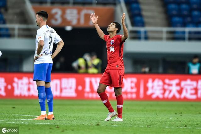 包含深圳佳兆业主场惨败，降至积分榜倒数的词条