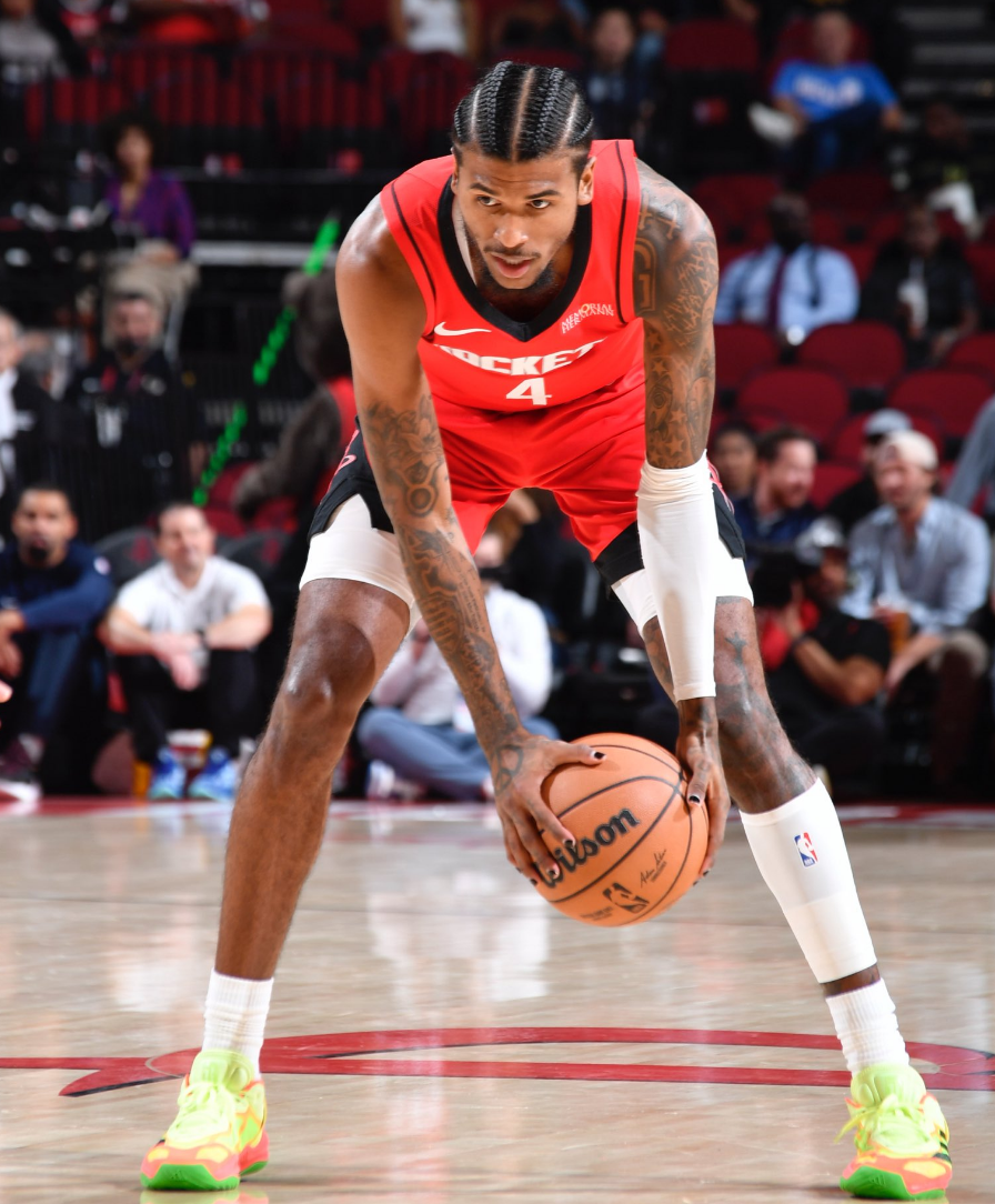 火箭客场险胜奇才，豪取两连胜