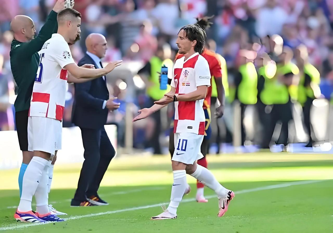 克罗地亚队战胜尼日利亚，连胜开局