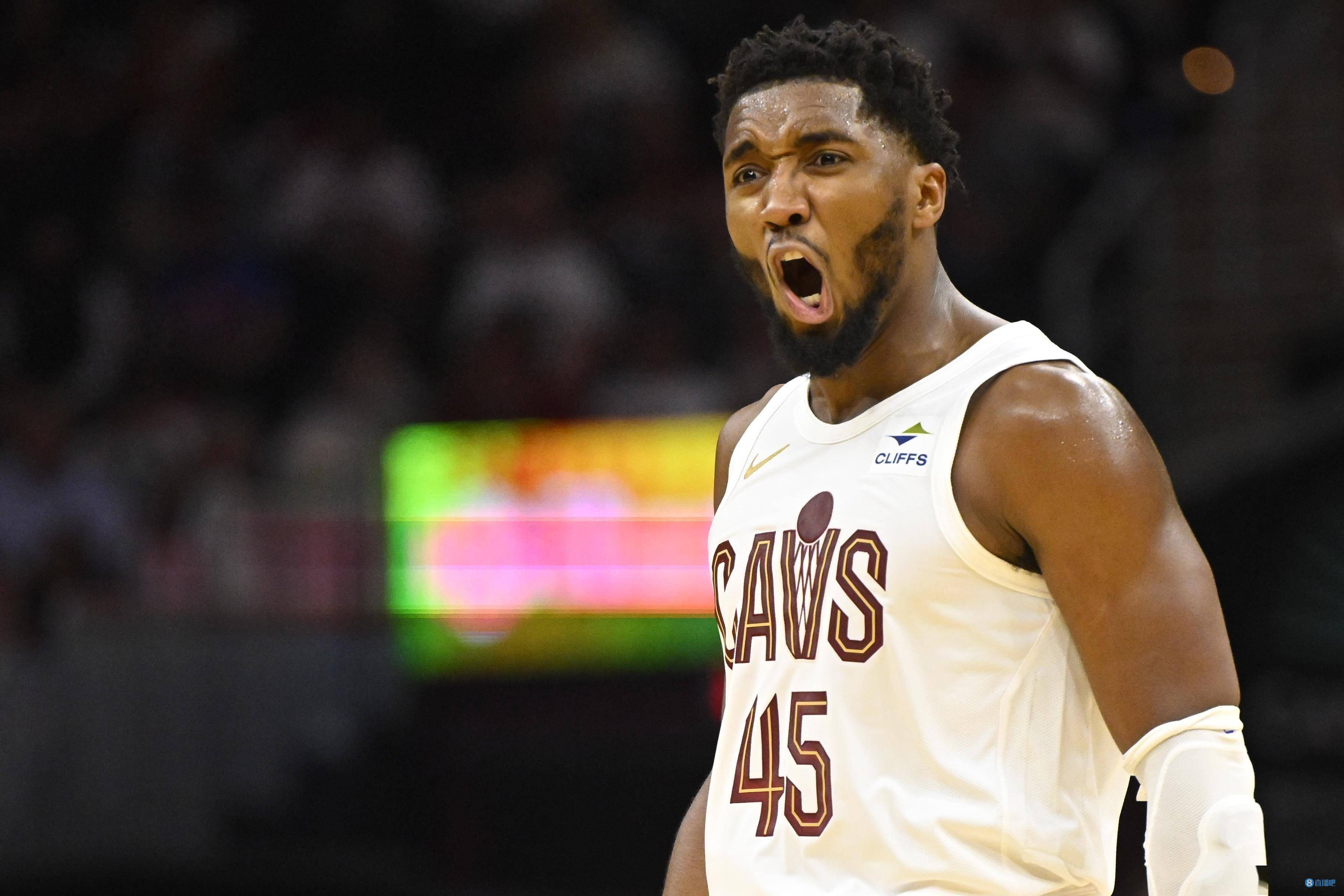 火箭逆转勇士B队，萨姆·米切尔送出助攻的简单介绍