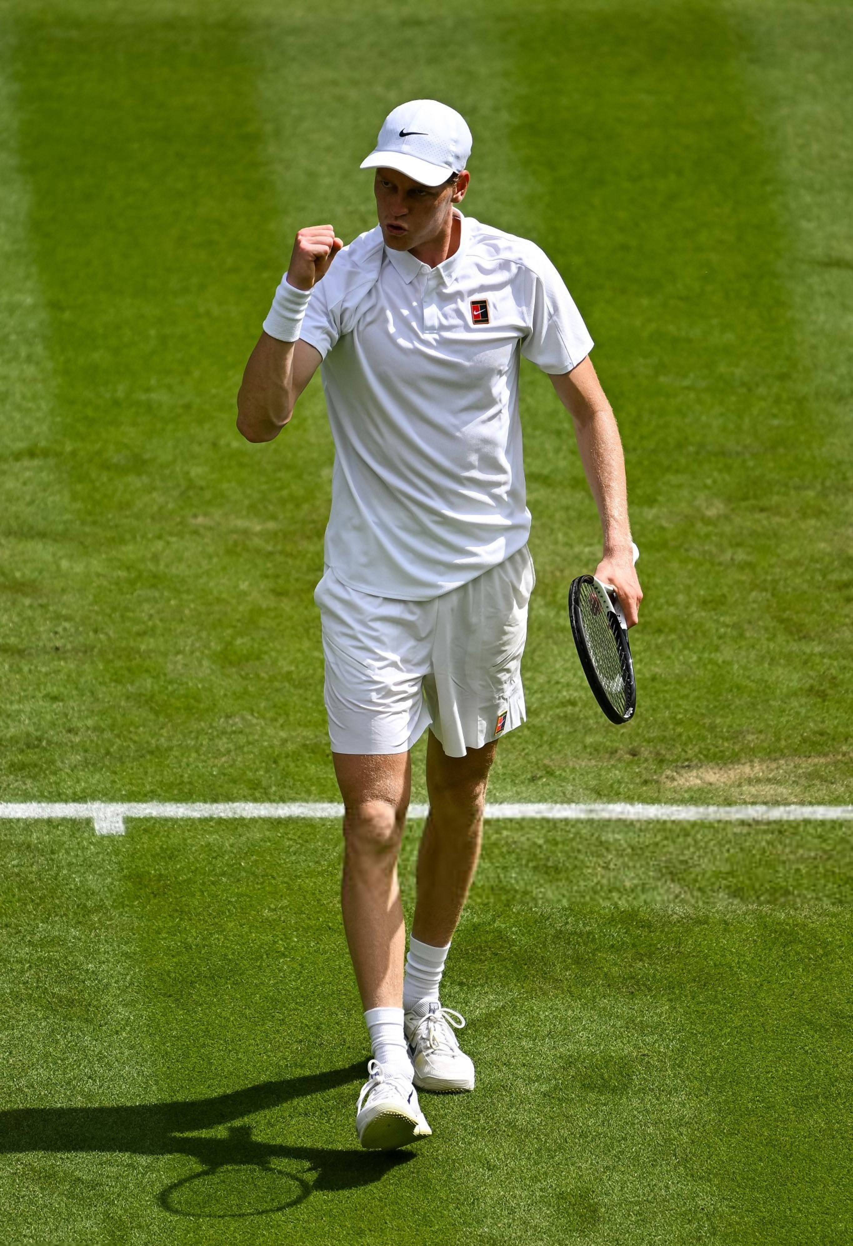 温网完胜美网,兹维列夫带队取胜 温网完胜美网,兹维列夫带队取胜