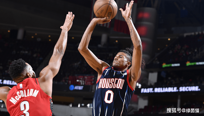 火箭碾压江苏队,麦科勒姆点燃赛场 火箭碾压江苏队,麦科勒姆点燃赛场
