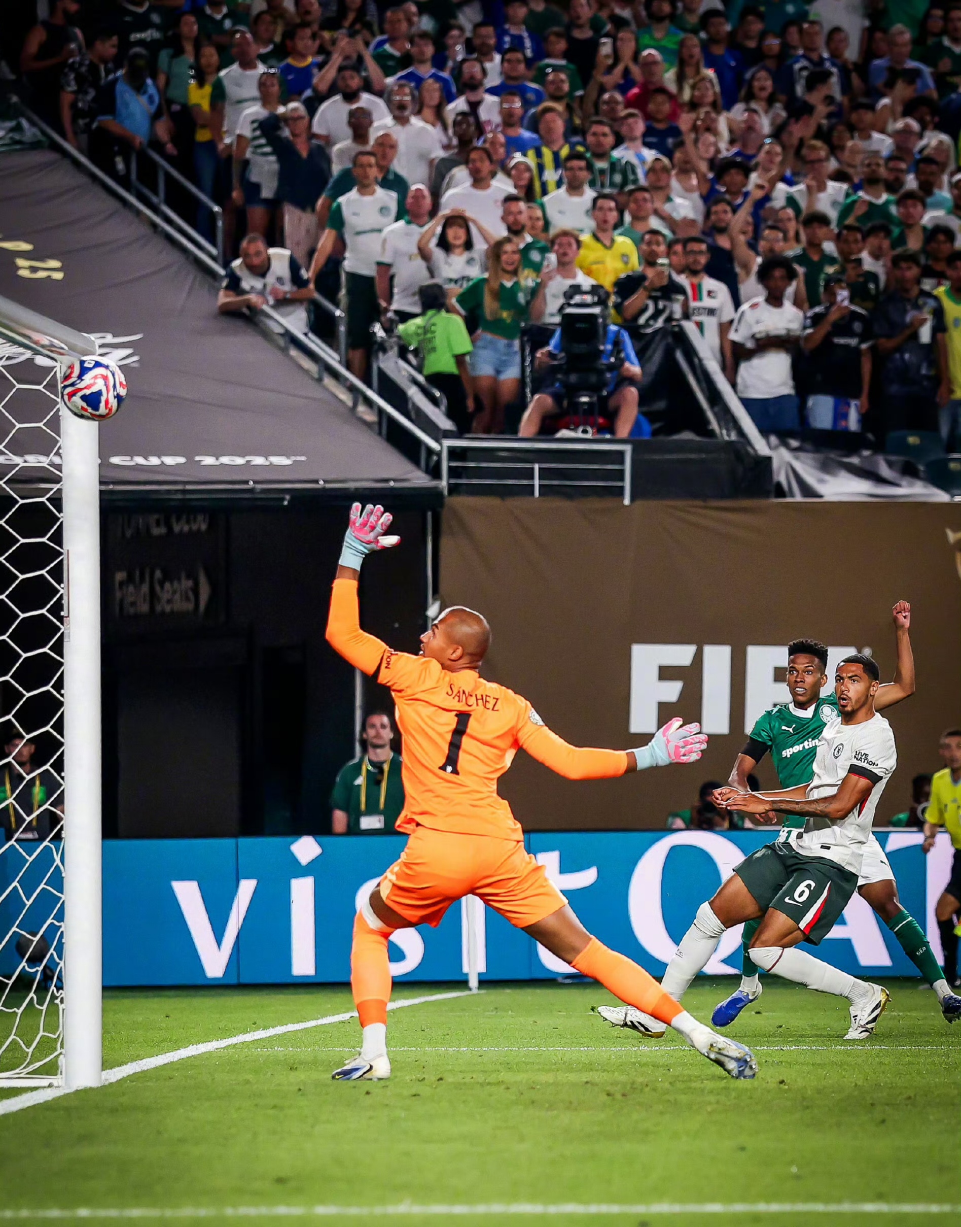 拉沃尔杯逆转蒙特卡洛大师赛，西西帕斯点燃赛场的简单介绍