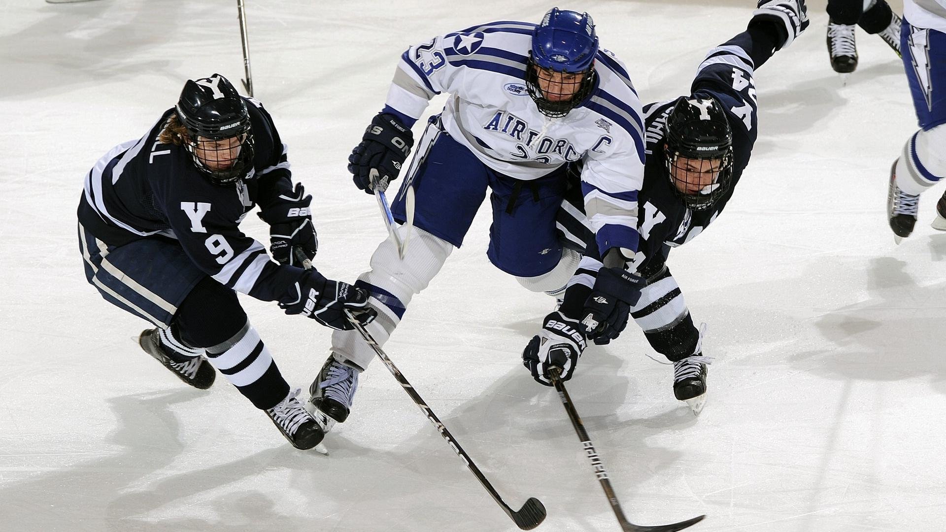哈利伯顿教科书级掌控,尼克斯铁血晋级映衬勇士困局