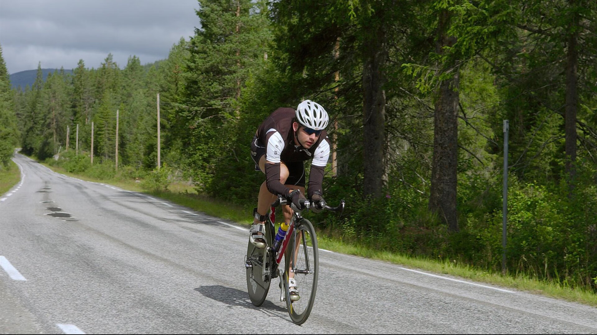 东决关键战与秘鲁生死战，跨越时空的竞技焦点