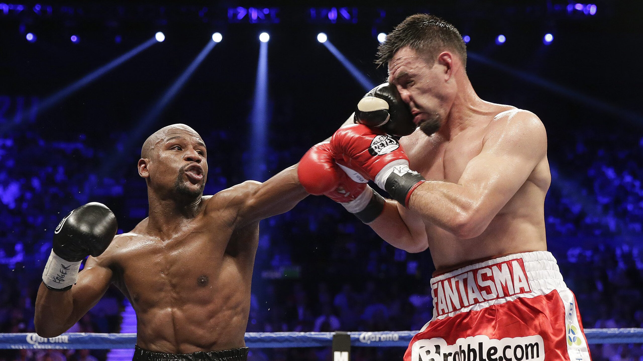 赛道上的终局之战,哈斯绝杀雷诺,汉密尔顿惊艳四座